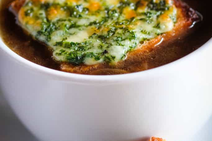 Sopa de Cebolla con Tostadas de Queso y Finas Hierbas 24 samuel smiths recipe images 2018 27 683x1024 1 uai